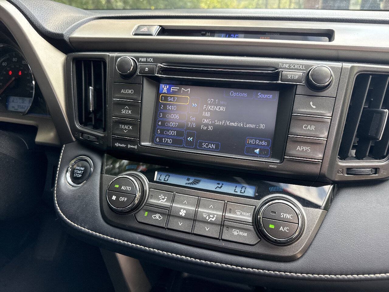 Used 2013 Toyota RAV4 Limited AWD/4WD image 19