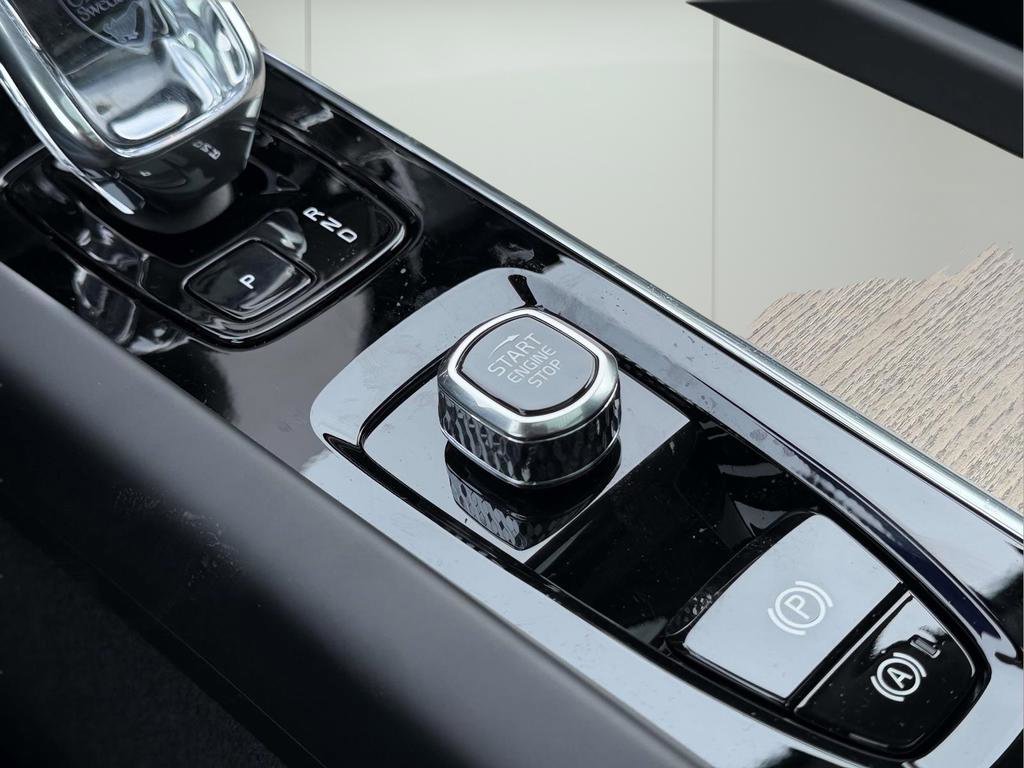 New 2026 Volvo XC60 T8 Plus AWD/4WD image 7