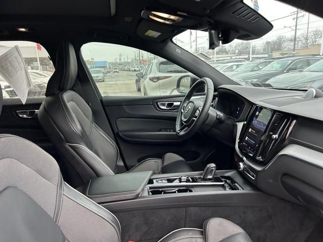 Used 2022 Volvo XC60 T8 R-Design w/ Advanced Package image 31