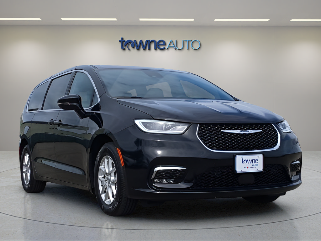 Used 2026 Chrysler Pacifica Select FWD image 8