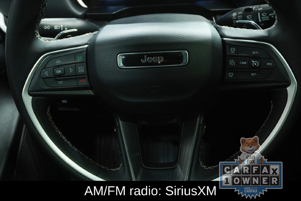 Used 2025 Jeep Grand Cherokee Altitude AWD/4WD image 4