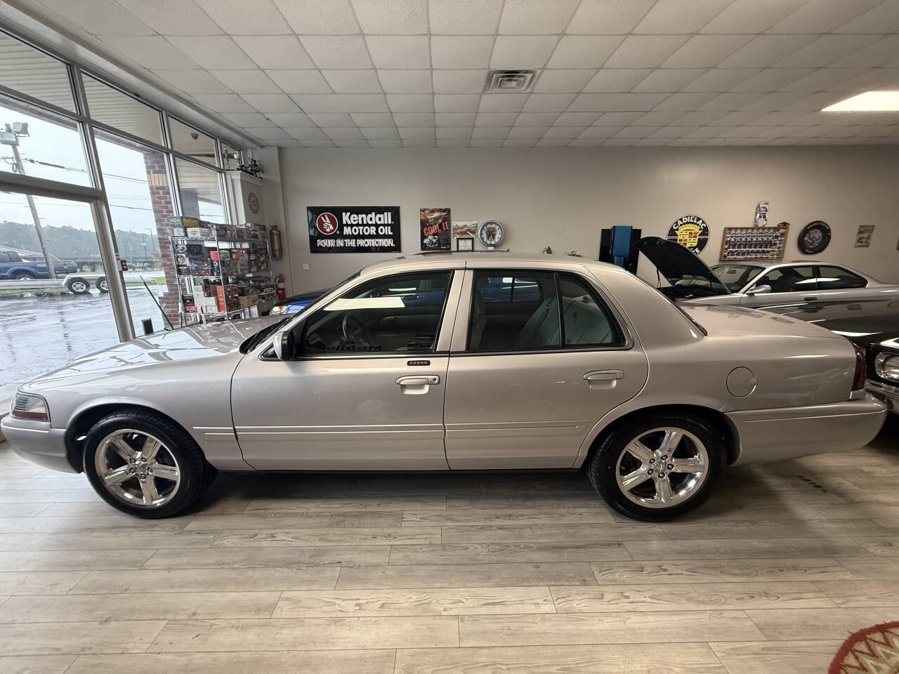 Used 2004 Mercury Marauder RWD image 2