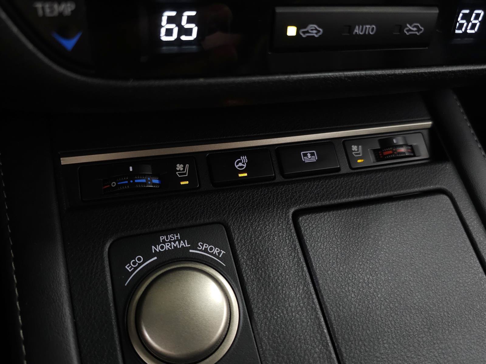 Used 2017 Lexus ES 350 w/ Luxury Package FWD image 27