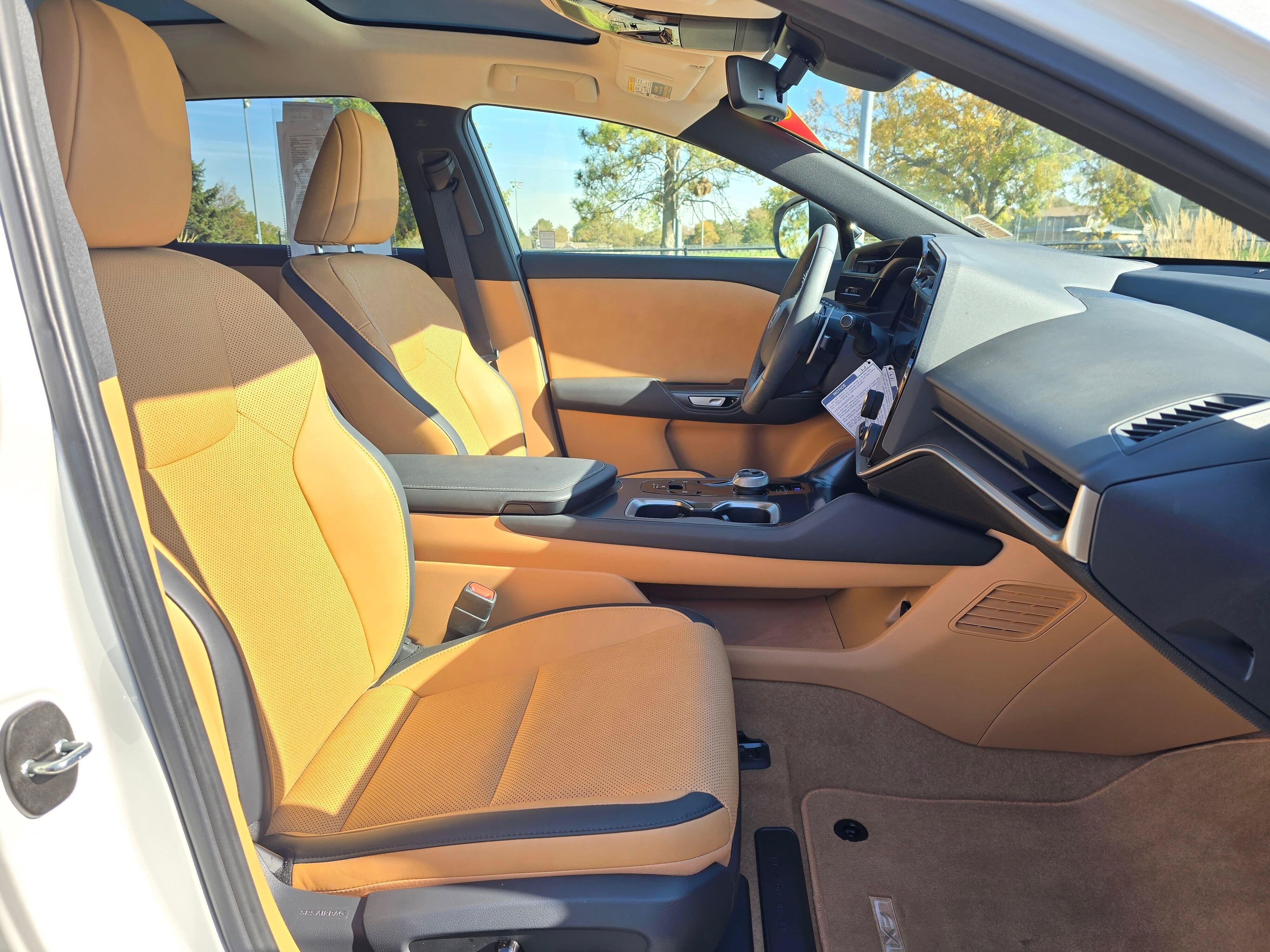 Used 2023 Lexus RZ 450e Premium w/ Technology Package AWD/4WD image 10
