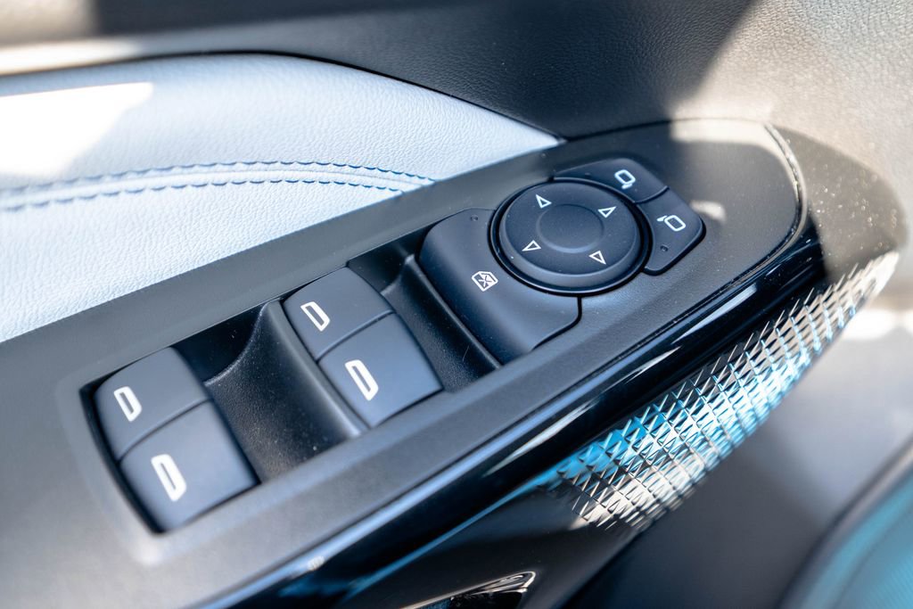 Used 2025 Chevrolet Trax LT w/ Driver Confidence Package image 18