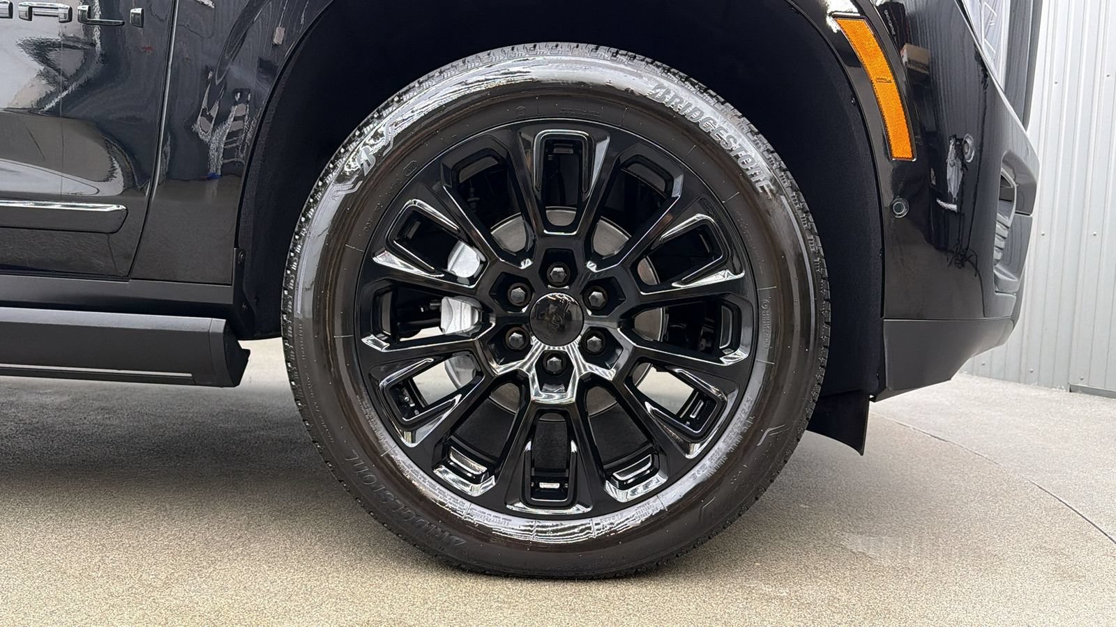 Used 2026 GMC Yukon XL Denali Ultimate w/ LPO, Floor Liner Package AWD/4WD image 10