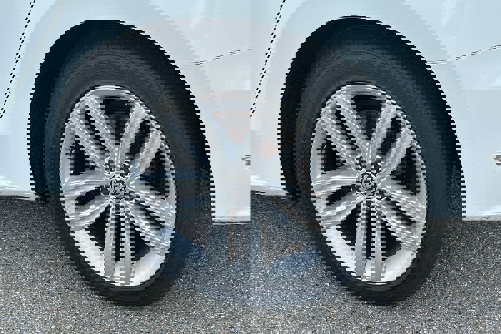 Used 2019 Volkswagen Passat 2.0T Wolfsburg image 18