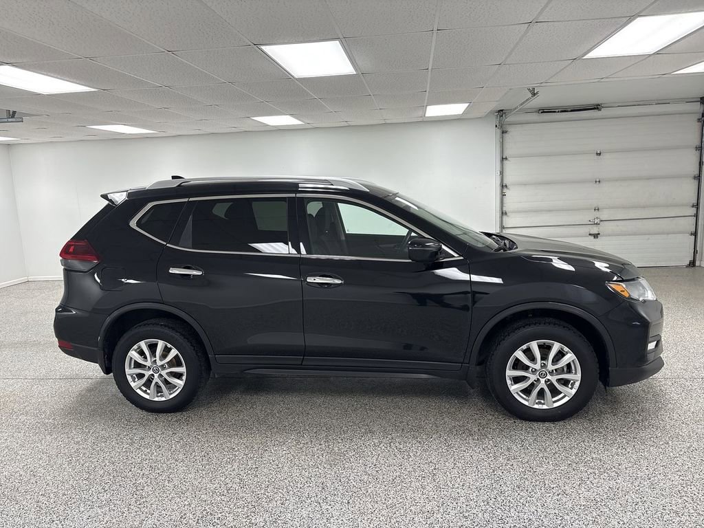 Used 2019 Nissan Rogue SV image 9