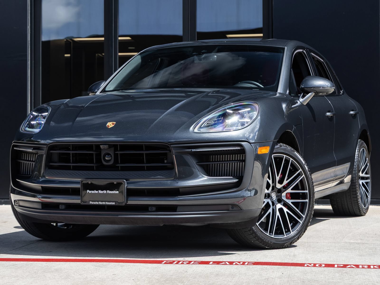 Certified 2024 Porsche Macan S AWD/4WD video 1