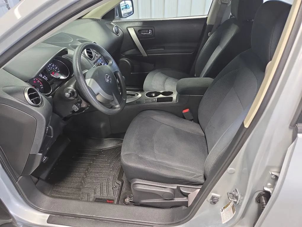 Used 2015 Nissan Rogue S FWD image 17