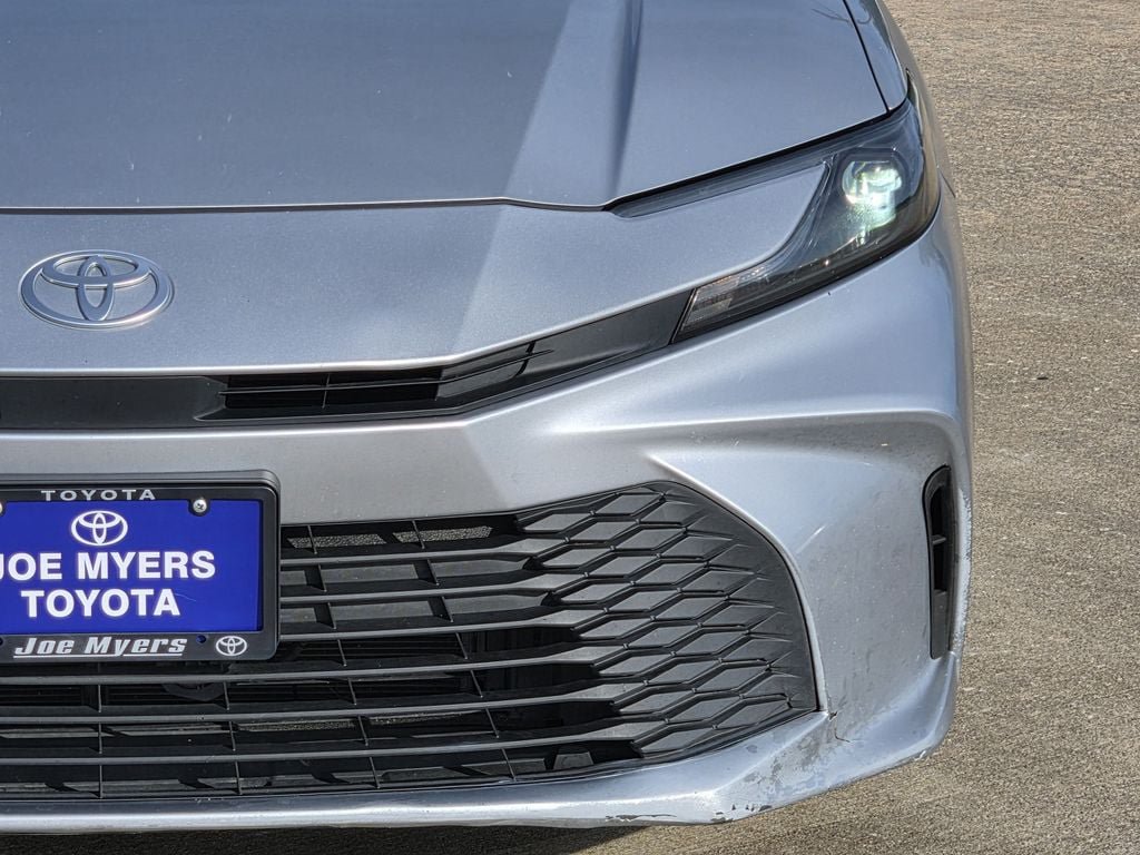Used 2025 Toyota Camry LE FWD image 4