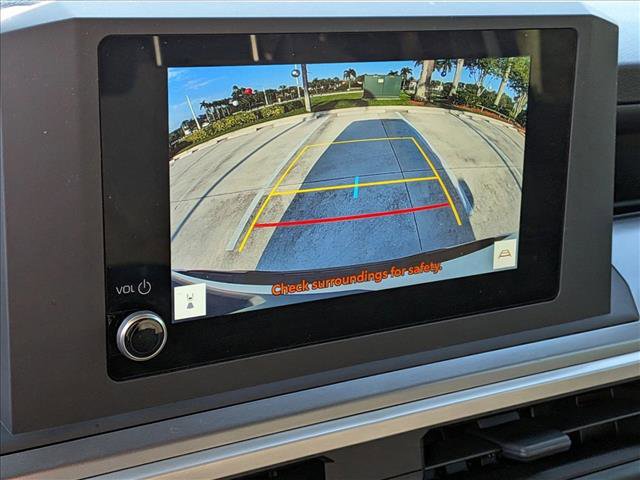 Used 2024 Toyota Tacoma SR5 AWD/4WD image 12