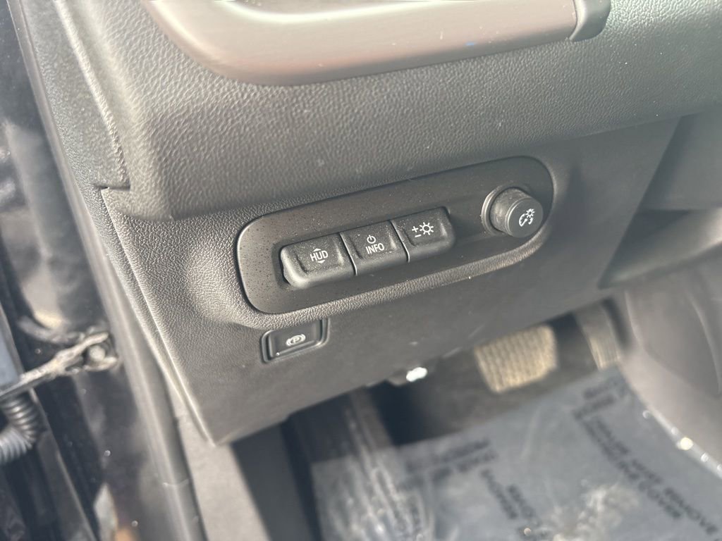 Used 2023 GMC Terrain AT4 w/ Tech Package AWD/4WD image 22