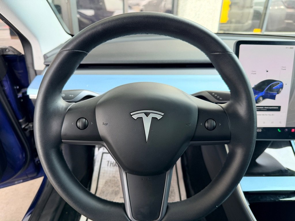Used 2019 Tesla Model 3 Standard Range image 9