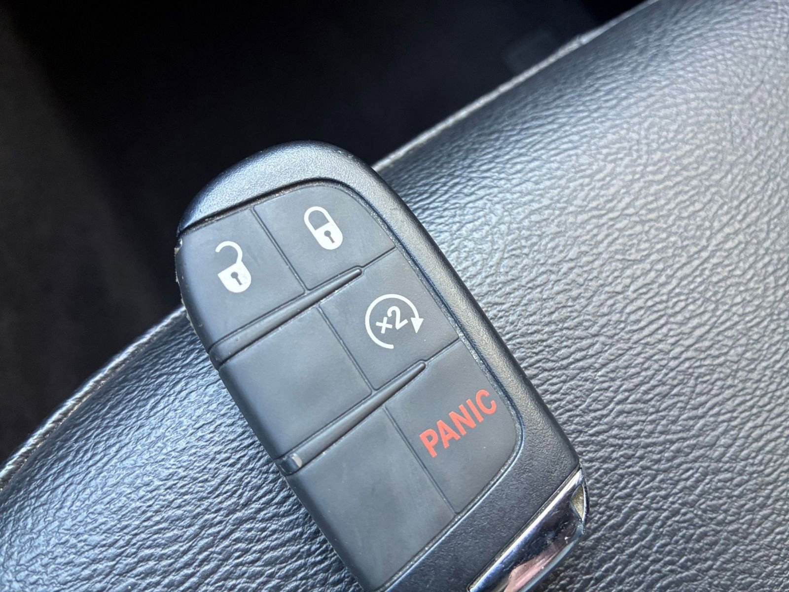 Used 2025 Jeep Compass Limited image 25