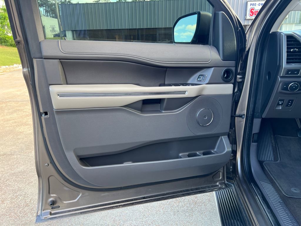 Used 2019 Ford Expedition XLT w/ Equipment Group 202A RWD image 11