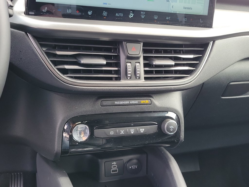 Certified 2025 Ford Escape SE FWD image 28
