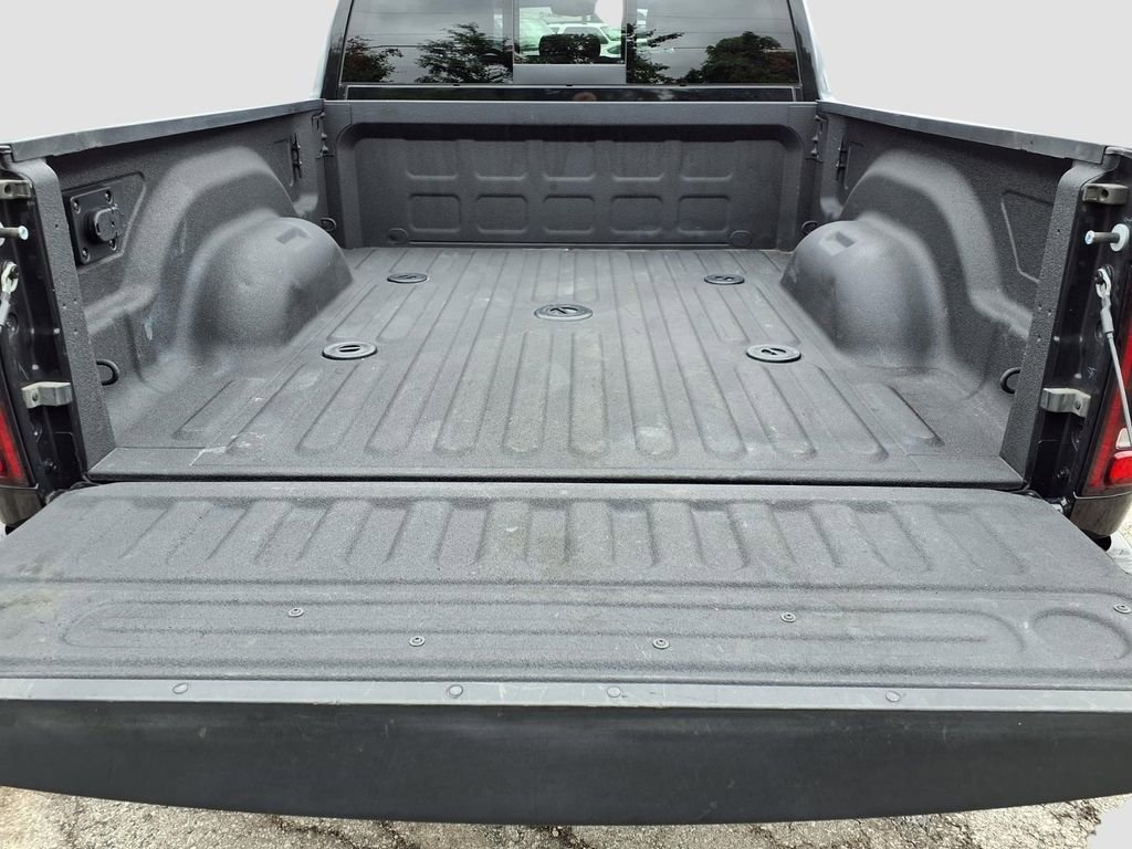 Used 2022 RAM 2500 Big Horn w/ Level C Equiment Group AWD/4WD image 34