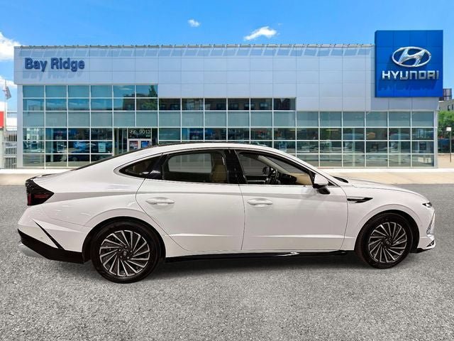 Used 2024 Hyundai Sonata Limited FWD image 2