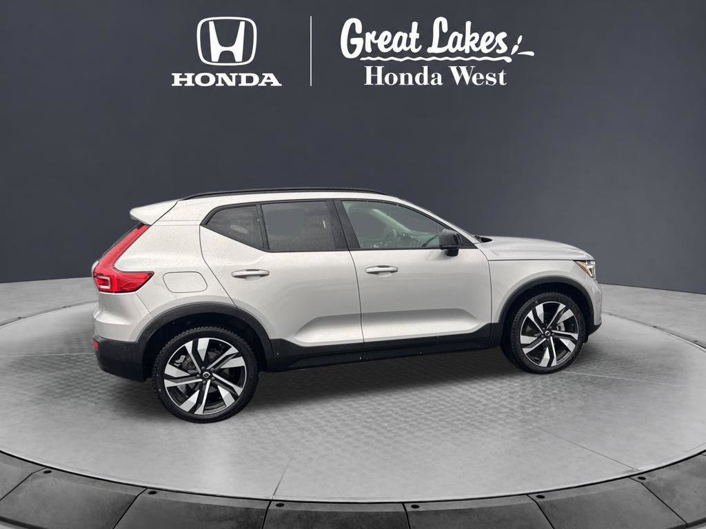 Used 2023 Volvo XC40 B5 Plus w/ Driver Assist Package AWD/4WD image 8