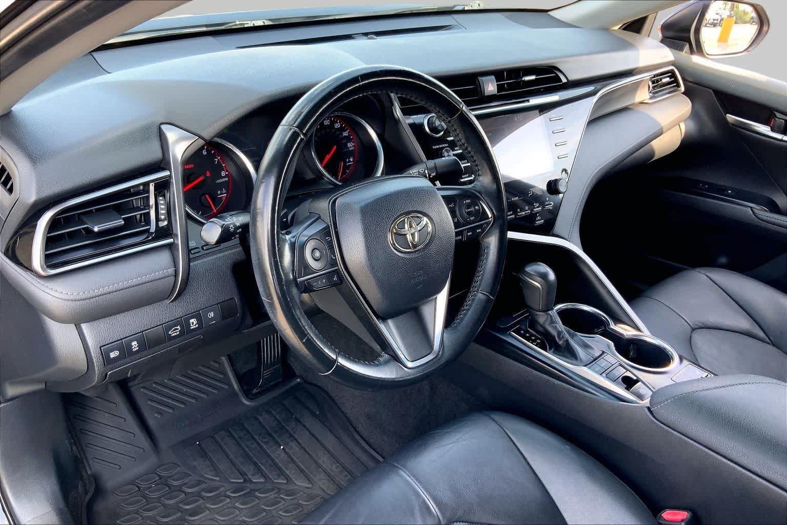 Used 2019 Toyota Camry XSE FWD image 17