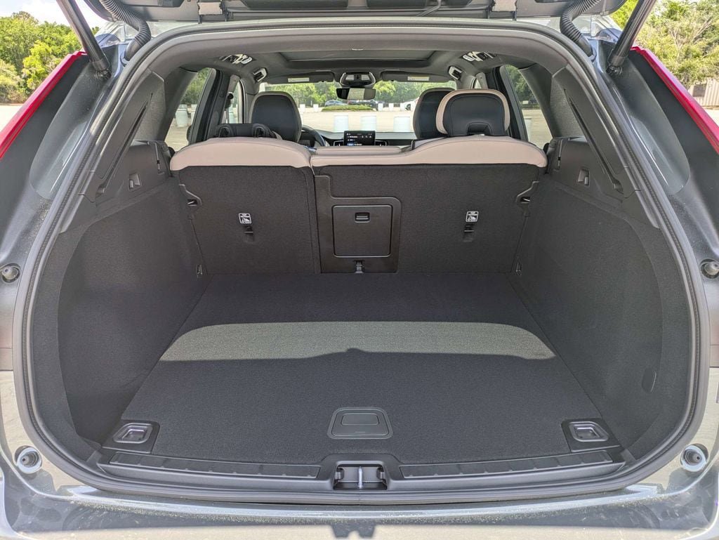 New 2026 Volvo XC60 B5 Core AWD/4WD image 13
