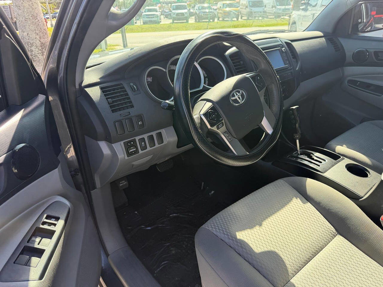 Used 2015 Toyota Tacoma PreRunner w/ Convenience Package image 6