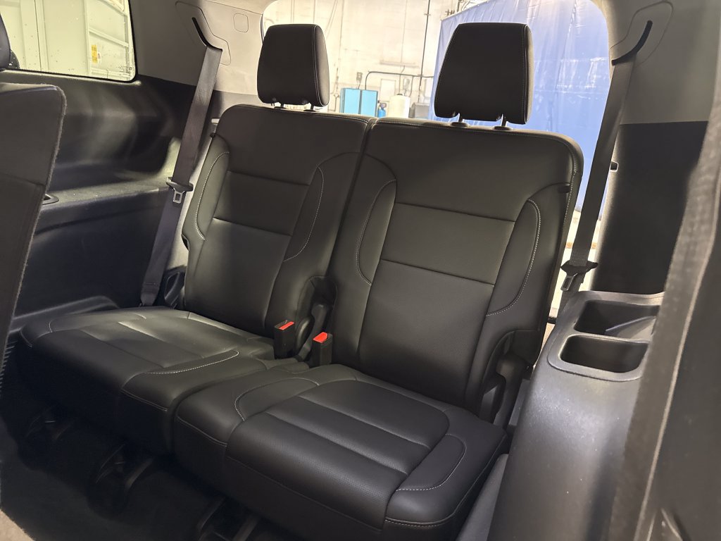 Used 2023 GMC Acadia SLT AWD/4WD image 42