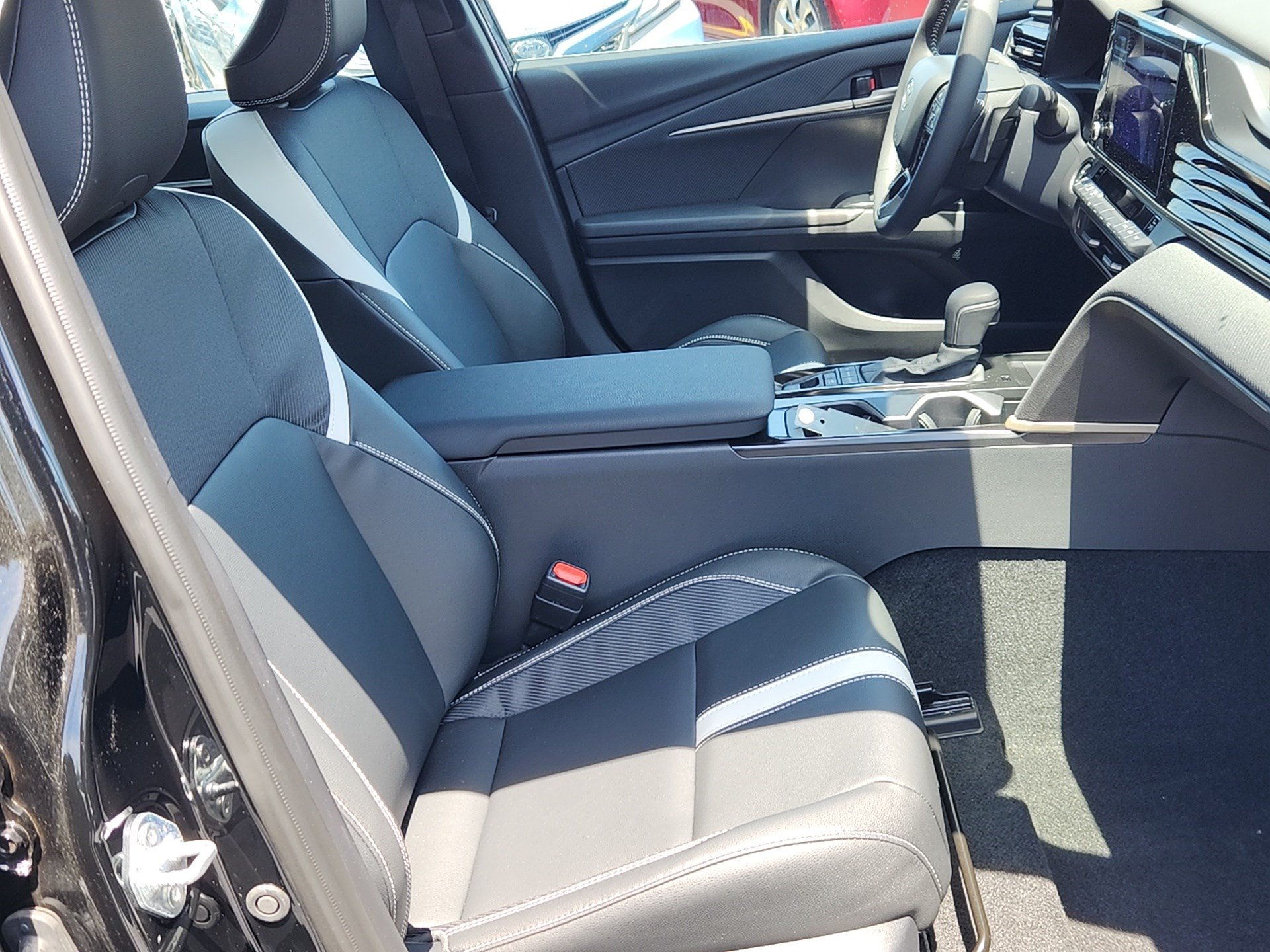 Used 2026 Toyota Camry SE w/ Convenience Package FWD image 30