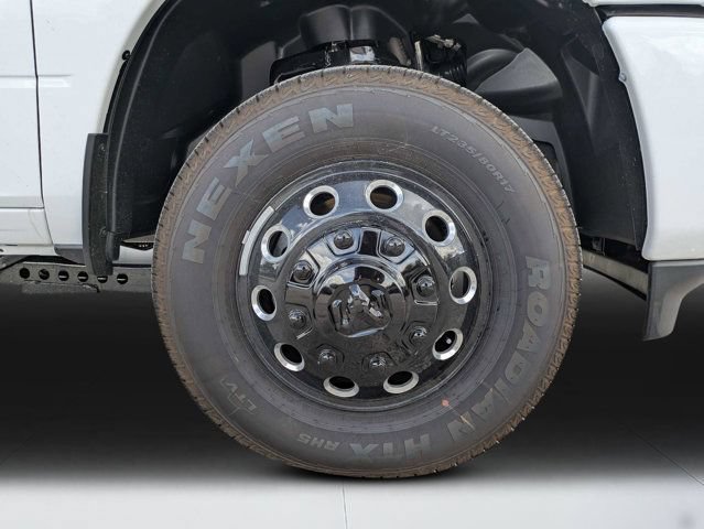 New 2026 RAM 3500 Big Horn AWD/4WD image 10