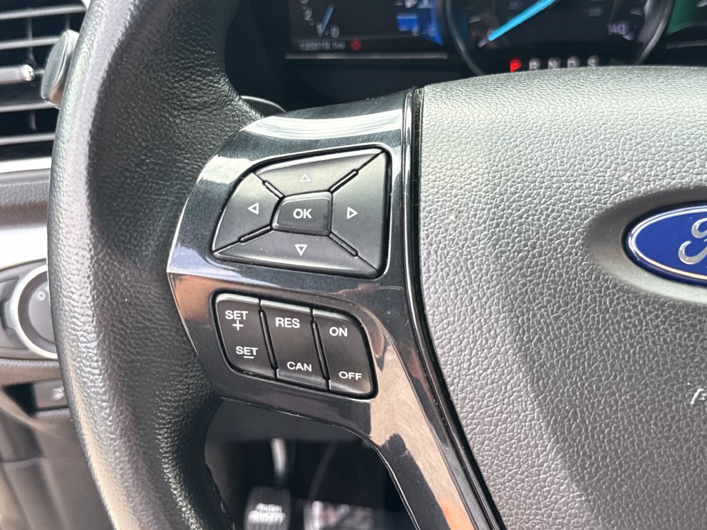 Used 2017 Ford Explorer XLT w/ Equipment Group 202A FWD image 15