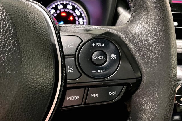 Used 2021 Toyota RAV4 XLE Premium AWD/4WD image 19