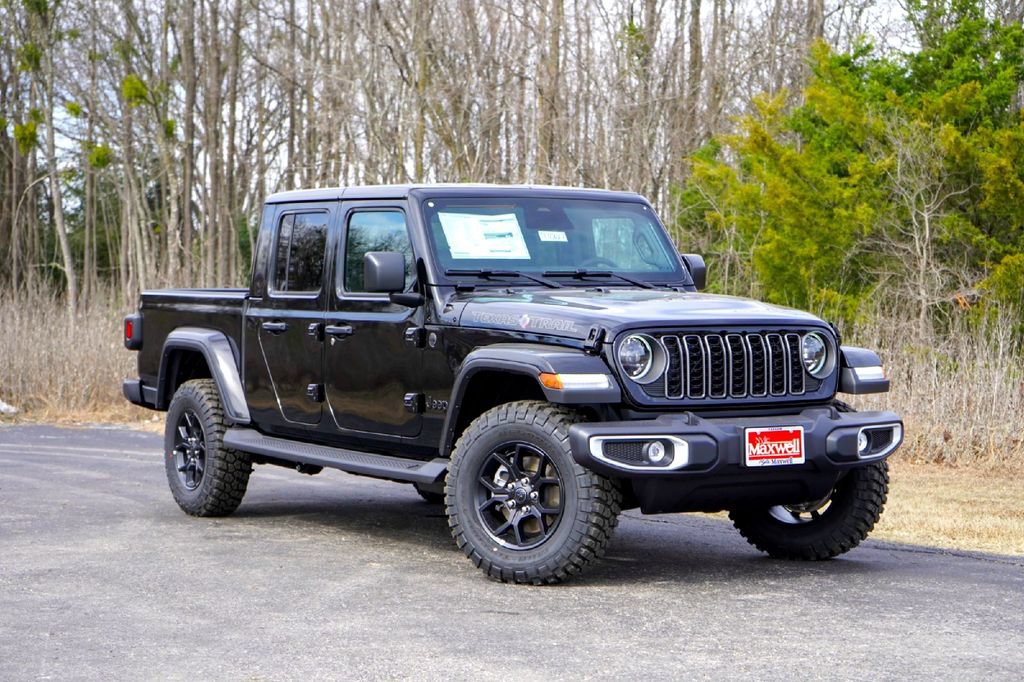 New 2026 Jeep Gladiator Sport AWD/4WD image 2