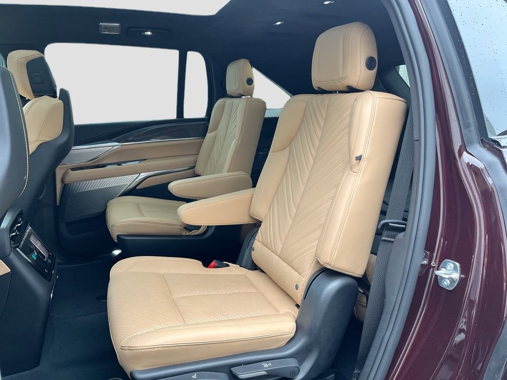 Certified 2025 Cadillac Escalade IQ Sport 2 w/ LPO, ONYX Package image 26