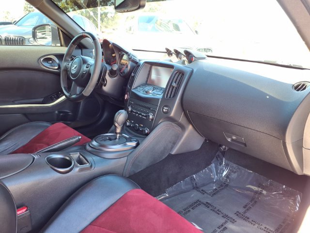 Used 2016 Nissan 370Z NISMO RWD image 28