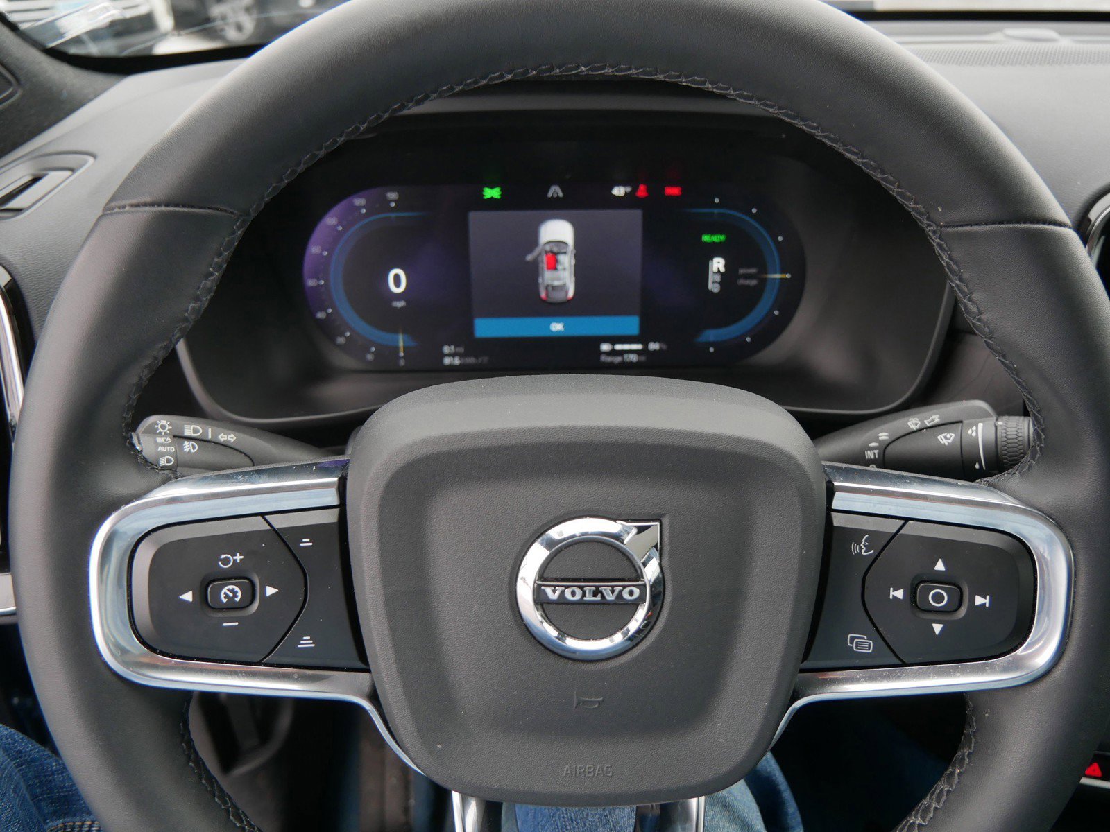 Used 2022 Volvo C40 P8 Recharge Ultimate image 24