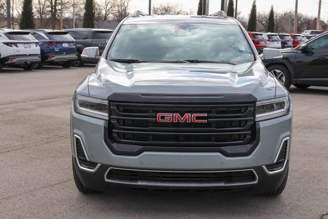 Used 2023 GMC Acadia SLE w/ Driver Convenience Package image 2