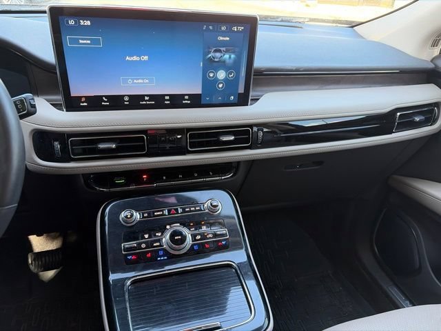 Certified 2023 Lincoln Nautilus Reserve w/ Equipment Group 201A AWD/4WD image 16