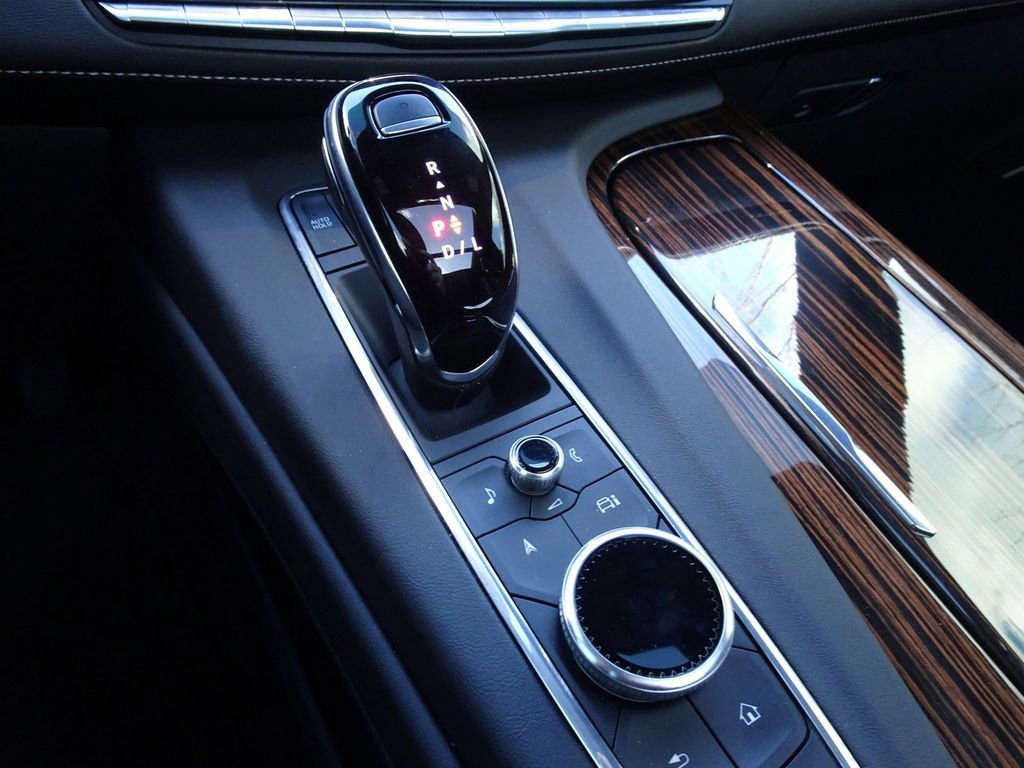 Certified 2024 Cadillac Escalade ESV Premium Luxury image 19