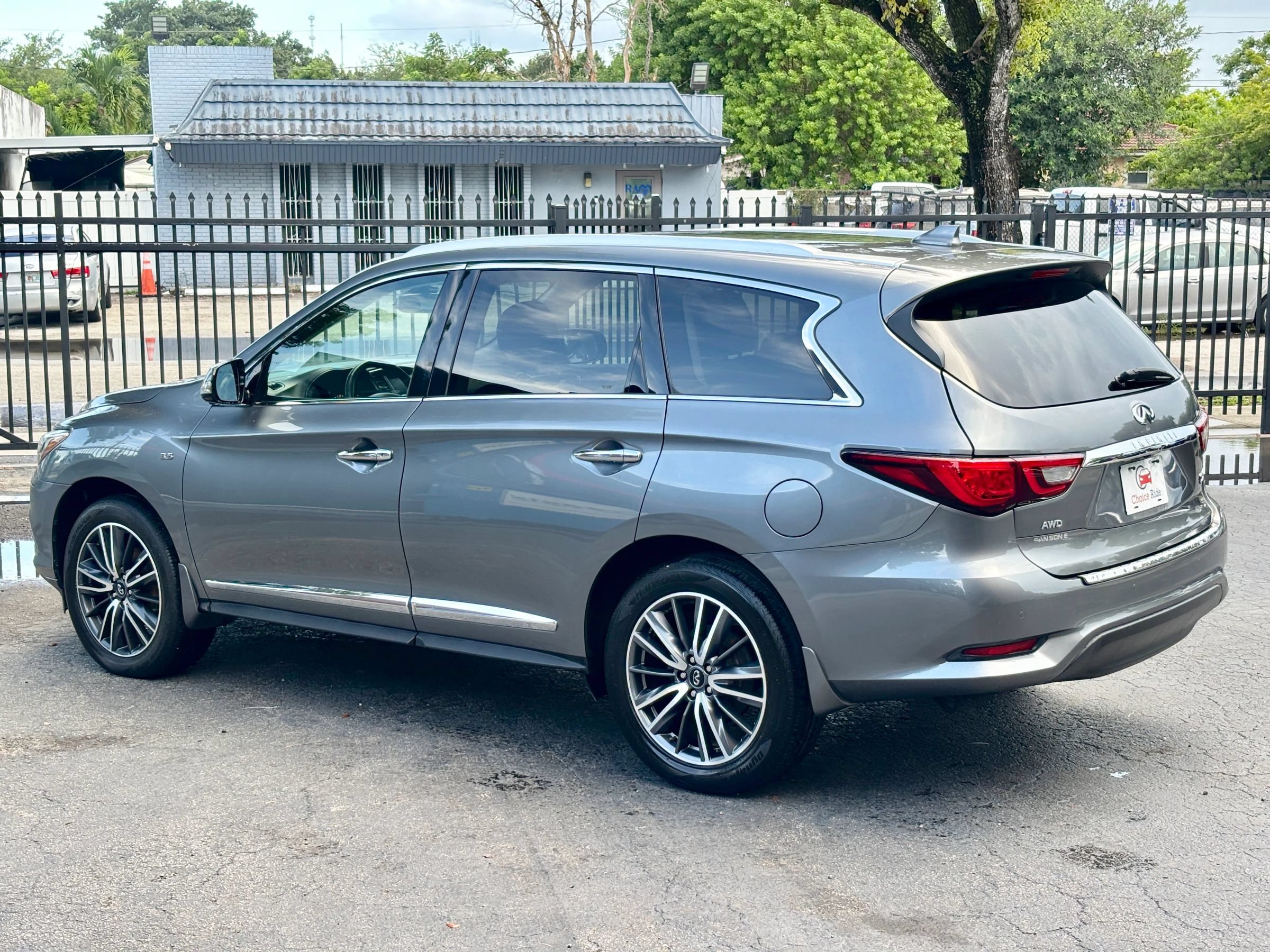 Used 2020 INFINITI QX60 Signature Edition AWD/4WD image 4