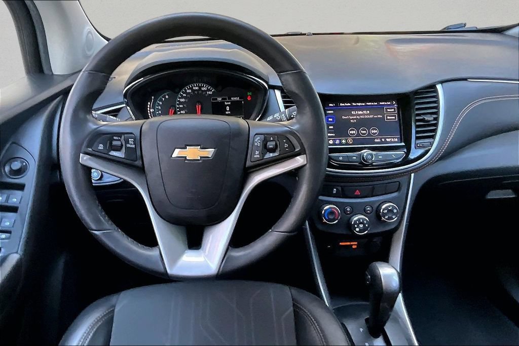 Used 2022 Chevrolet Trax LT w/ LT Convenience Package FWD image 7