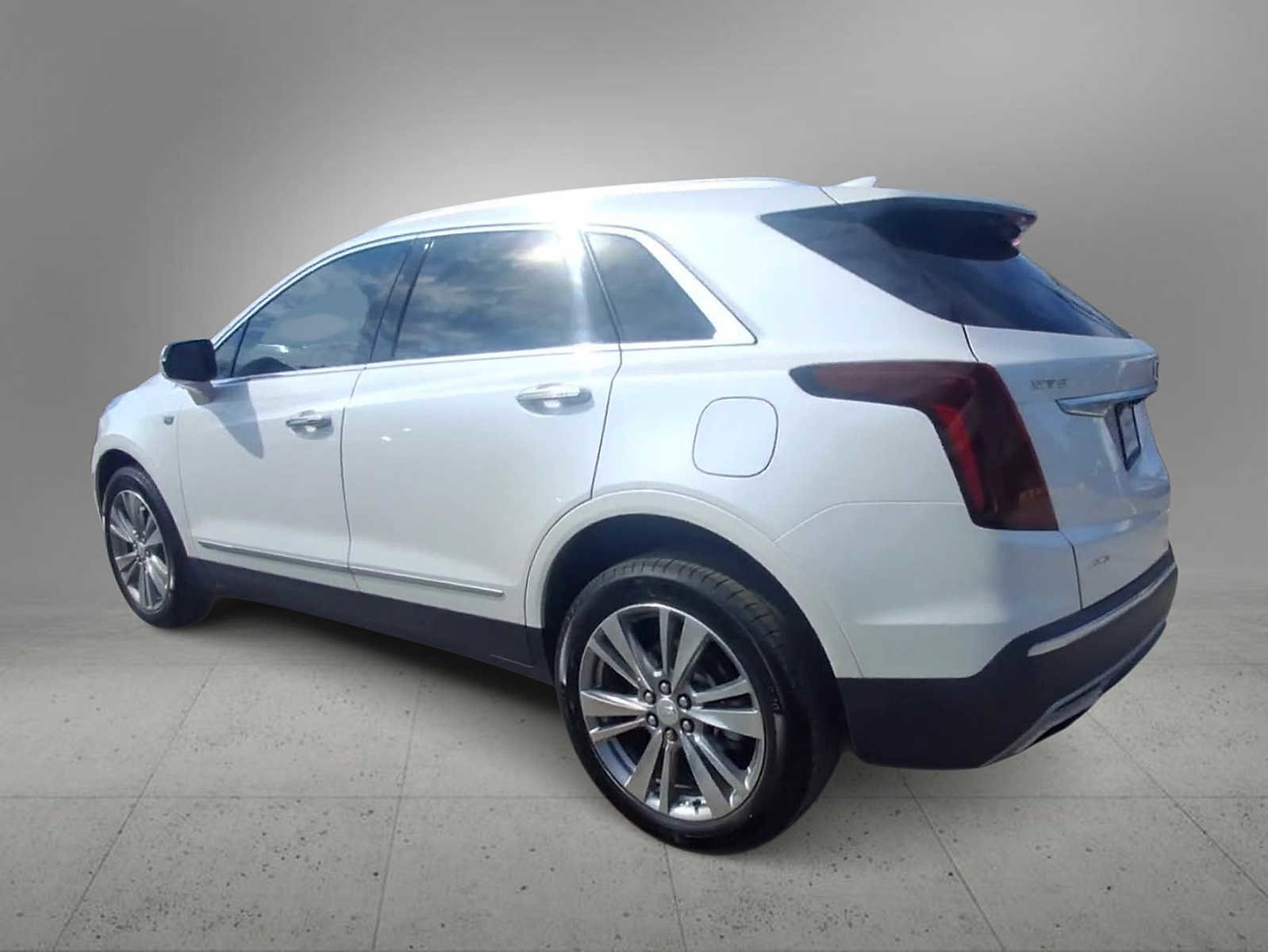 Used 2024 Cadillac XT5 Premium Luxury image 6