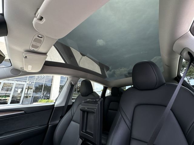 Used 2024 Tesla Model Y Long Range RWD image 28