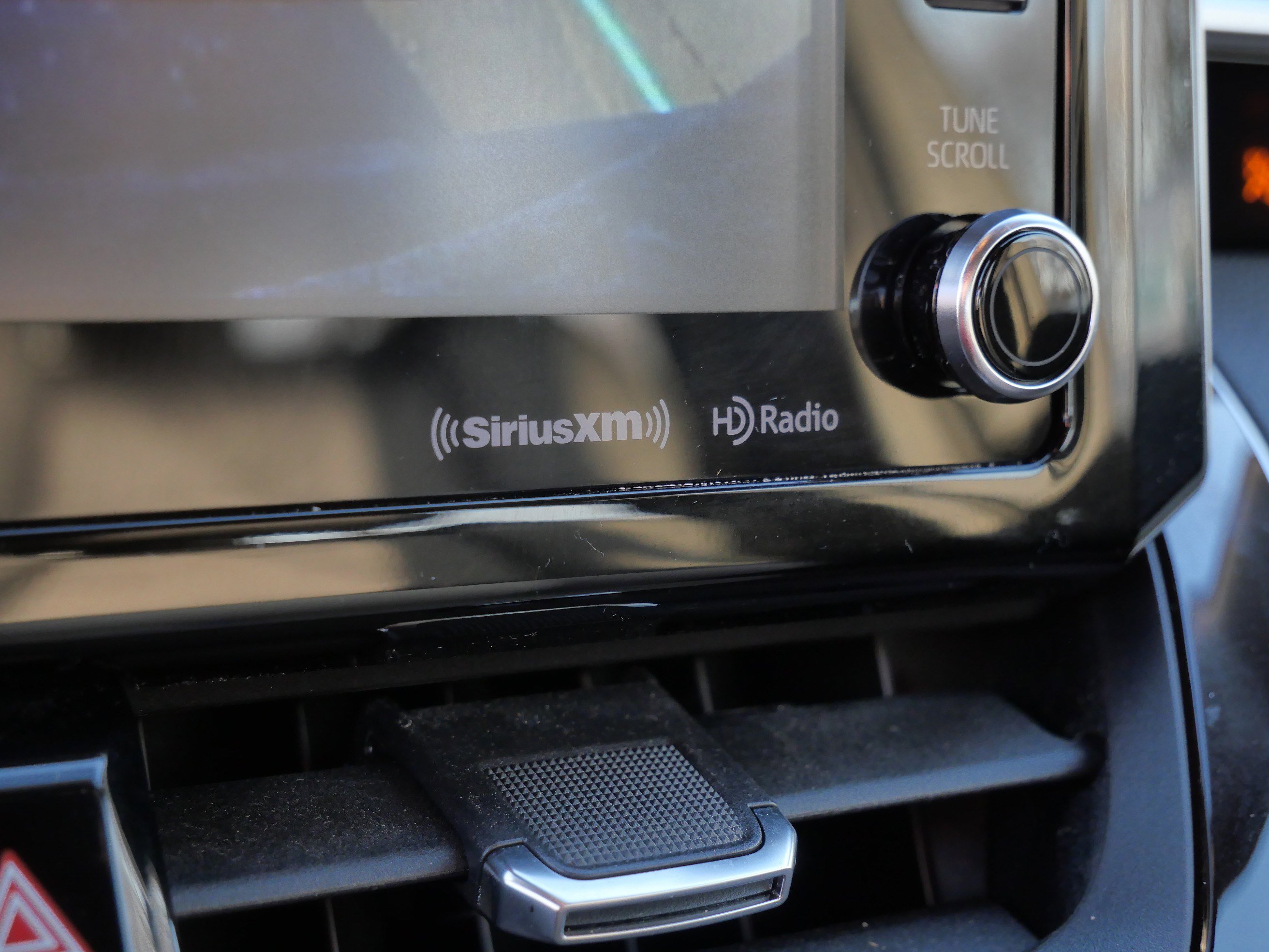 Used 2019 Toyota Corolla XSE image 31