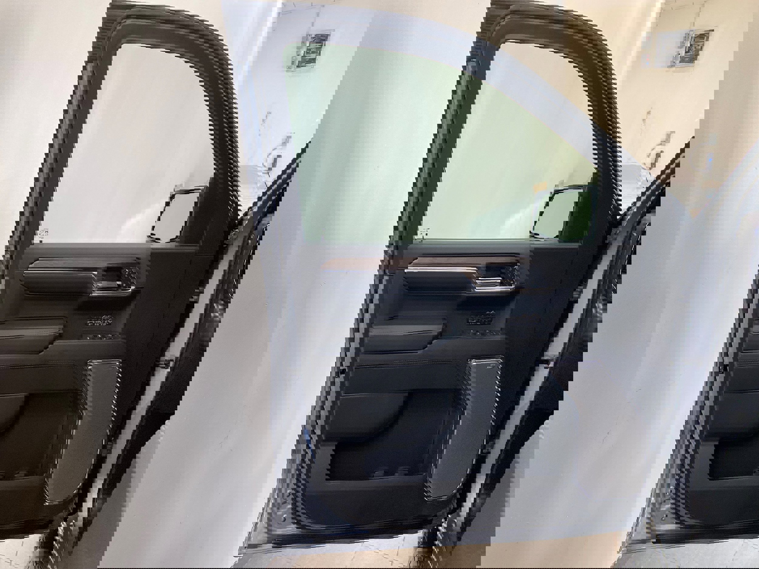 Used 2024 Chevrolet Silverado 1500 High Country w/ Technology Package image 15