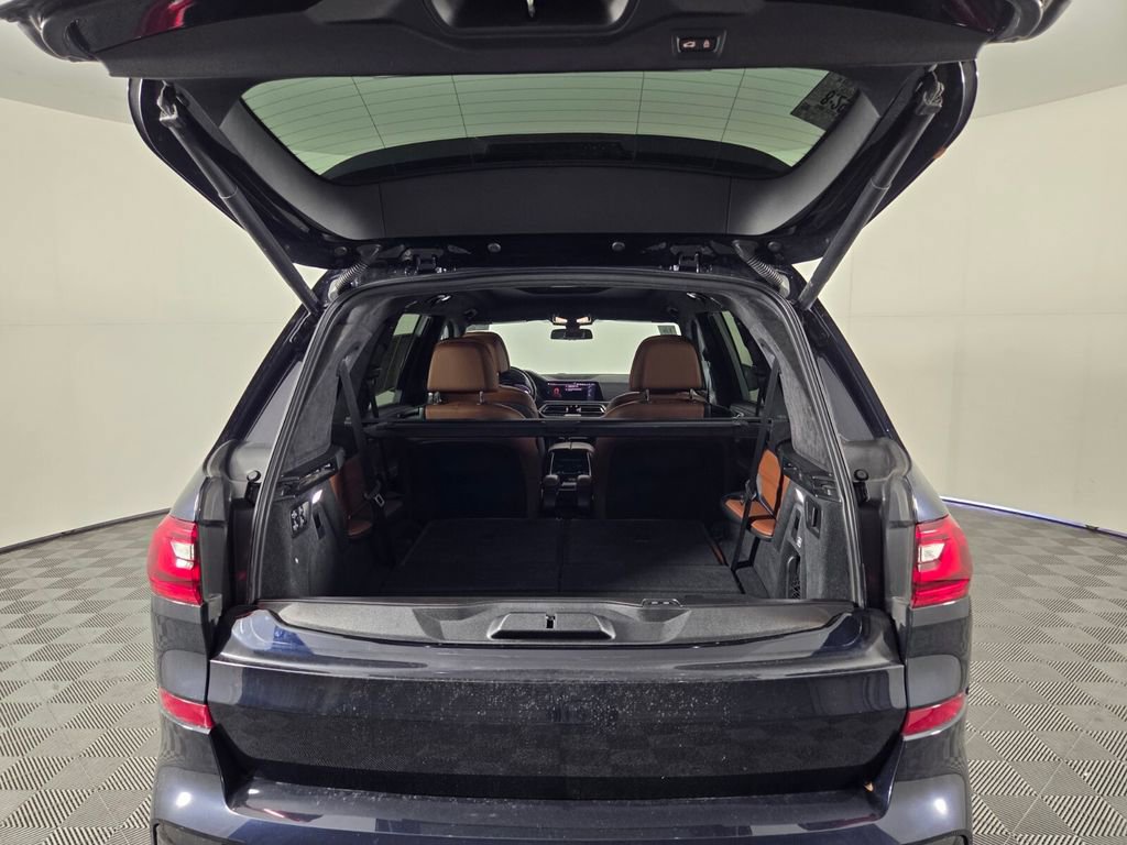 Used 2022 BMW X7 xDrive40i w/ M Sport Package image 26