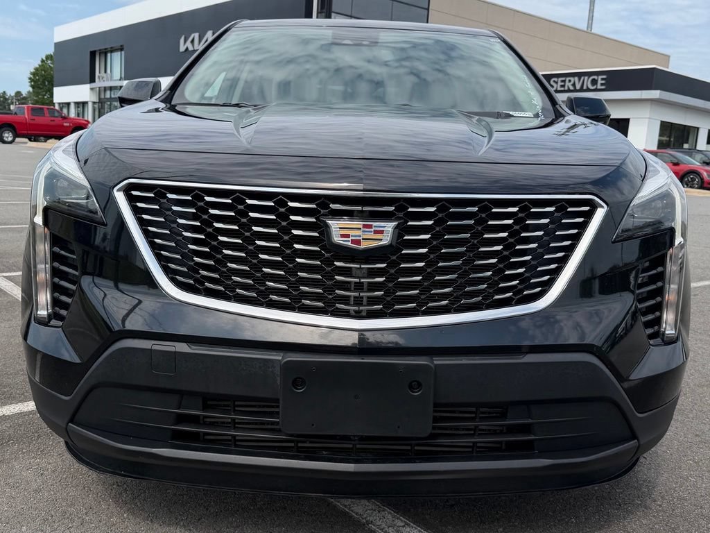 Used 2022 Cadillac XT4 Luxury FWD image 2
