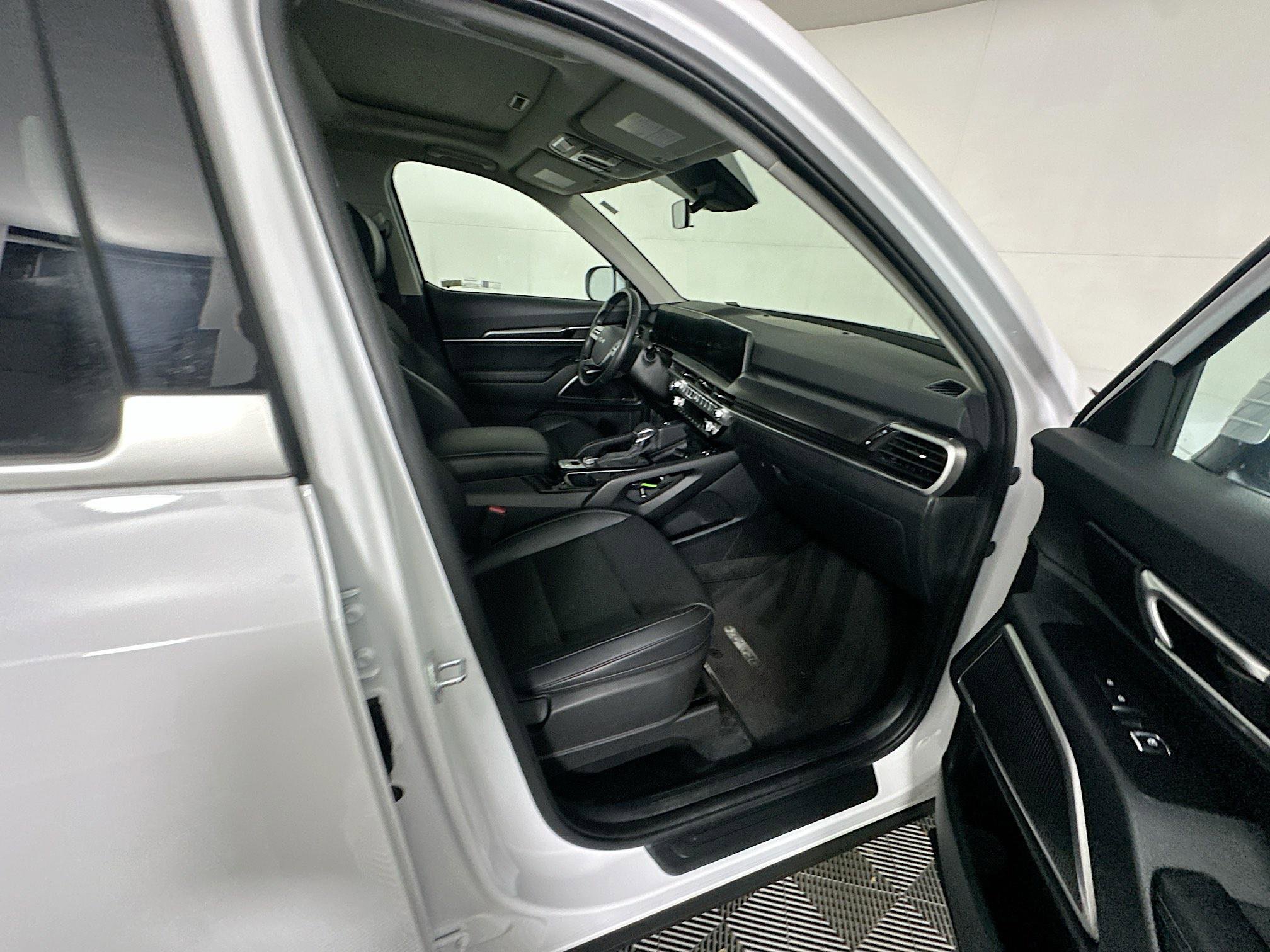 Used 2025 Kia Telluride S image 34