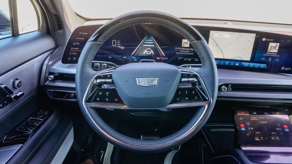 New 2027 Cadillac Vistiq Sport w/ LPO, Floor Liner Package AWD/4WD image 17