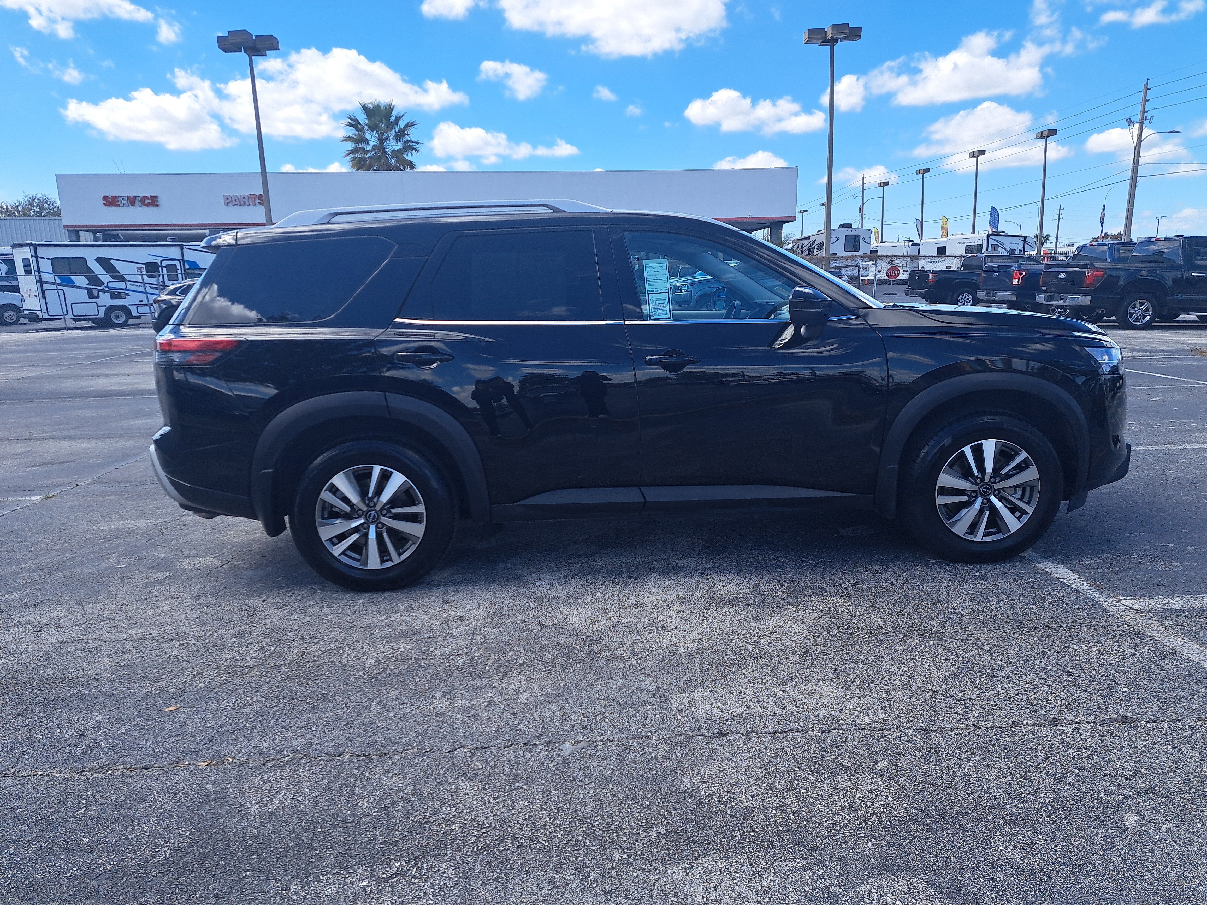 Certified 2022 Nissan Pathfinder SL image 4